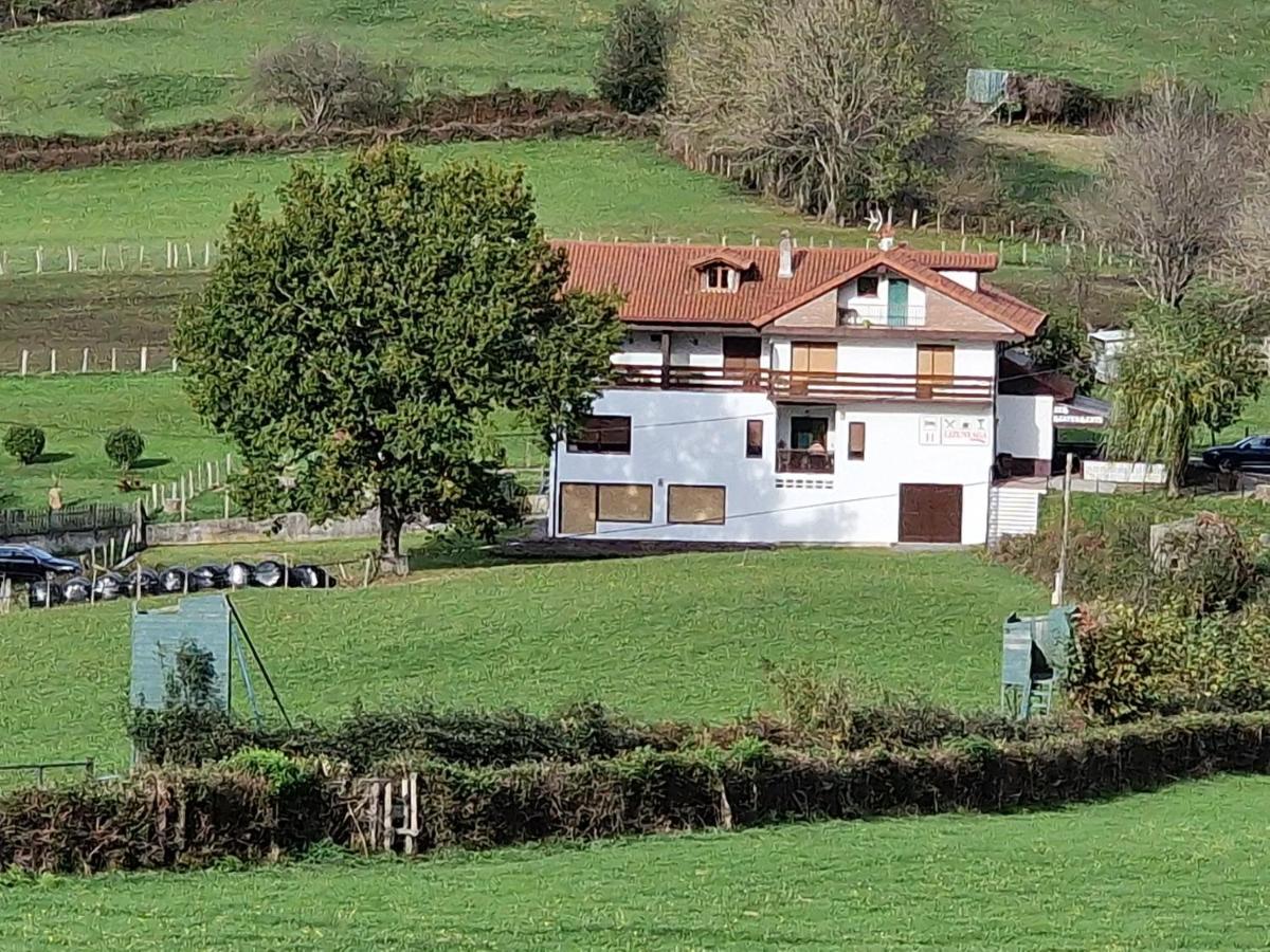Hostal Lizuniaga Bera  Exterior photo